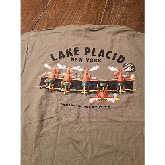 New DUCKCO Lake Placid Funny Moose T Shirt Sz Medium Brown Bar Humor Novelty Tee - Picture 2 of 3